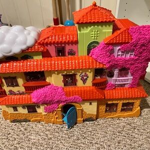 Encanto doll house